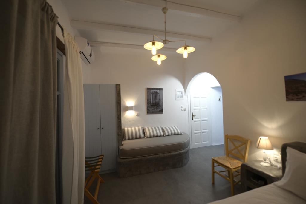 The Big Blue Hotell Ormos Aigialis Rum bild