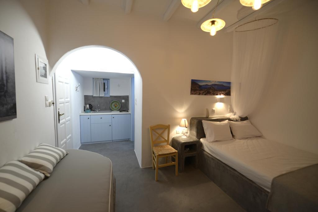 The Big Blue Hotell Ormos Aigialis Rum bild