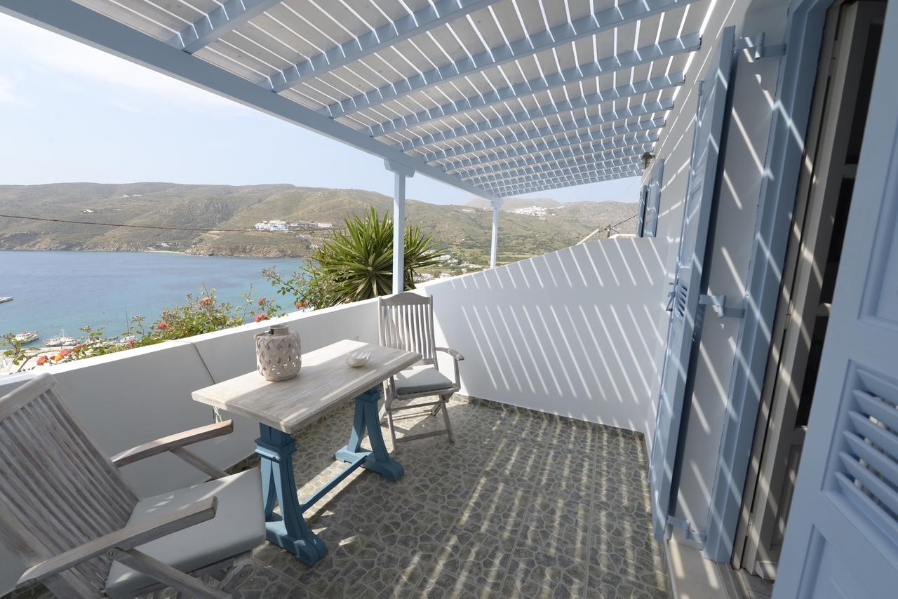 The Big Blue Hotell Ormos Aigialis Rum bild